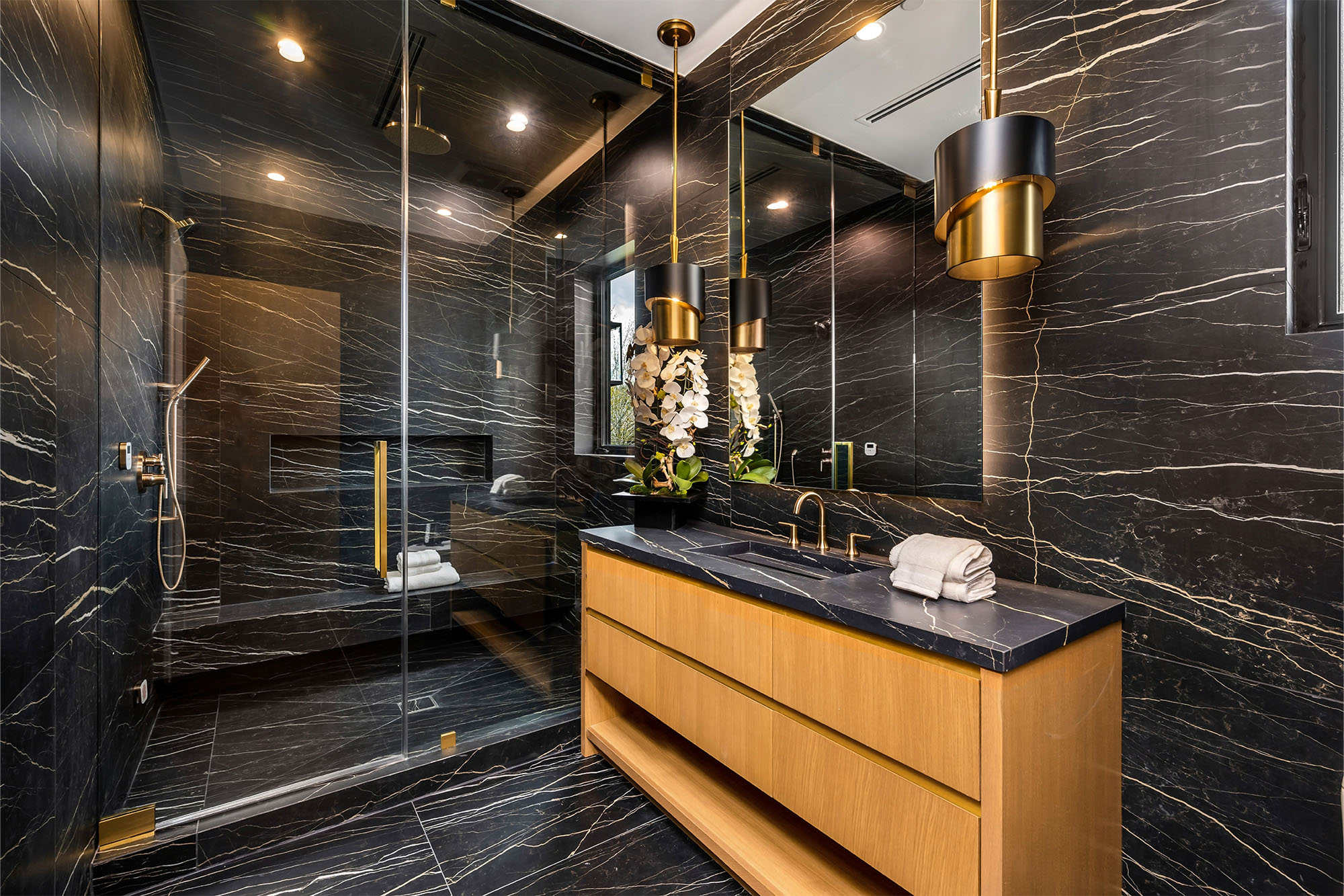 Luxury Bathroom Design 1